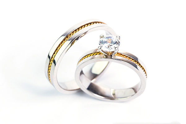 "Promise Ring" (nhẫn hẹn ước) - Xu hướng mới cho các đôi tình nhân