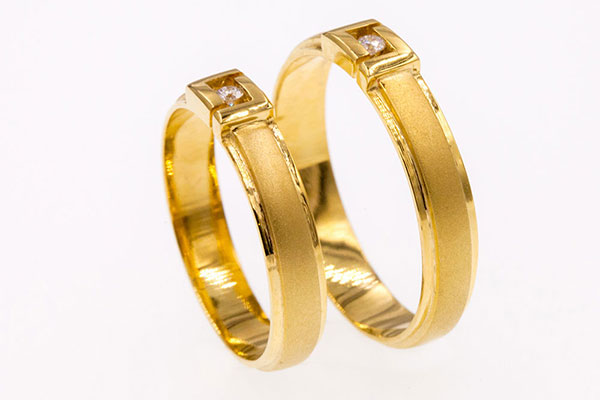 Nhẫn cưới vàng tây: Sự lựa chọn tinh tế cho ngày cưới