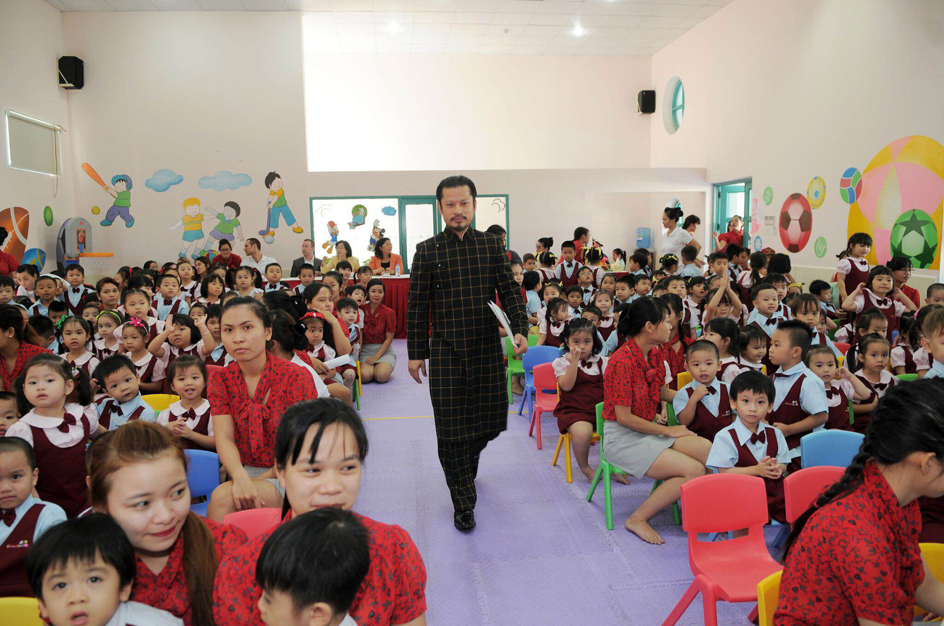 Bài phát biểu của Hùng Cửu Long nhân ngày 20/11 tại trường con gái