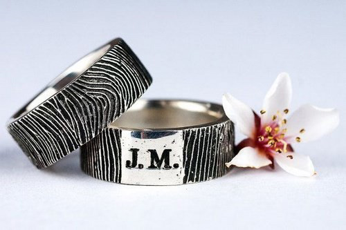 Cửu Long Jewelry khắc tên lên nhẫn cưới