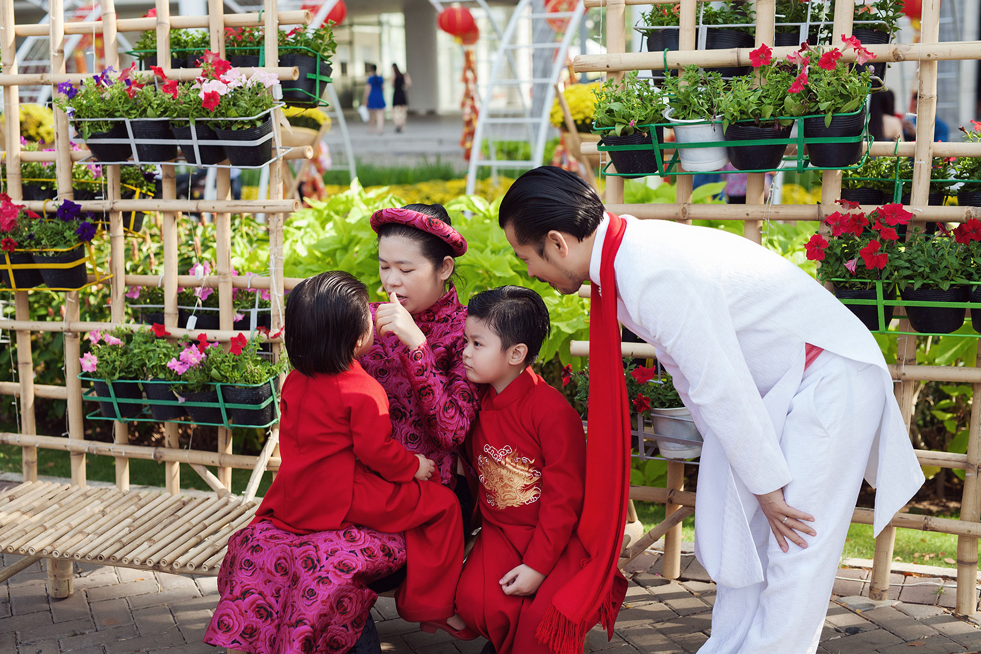 Mr Áo Dài Hùng Cửu Long cùng gia đình du xuân Bính Thân 2016