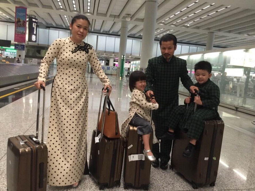 Gia đình Hùng Cửu Long hạnh phúc ở Hong Kong