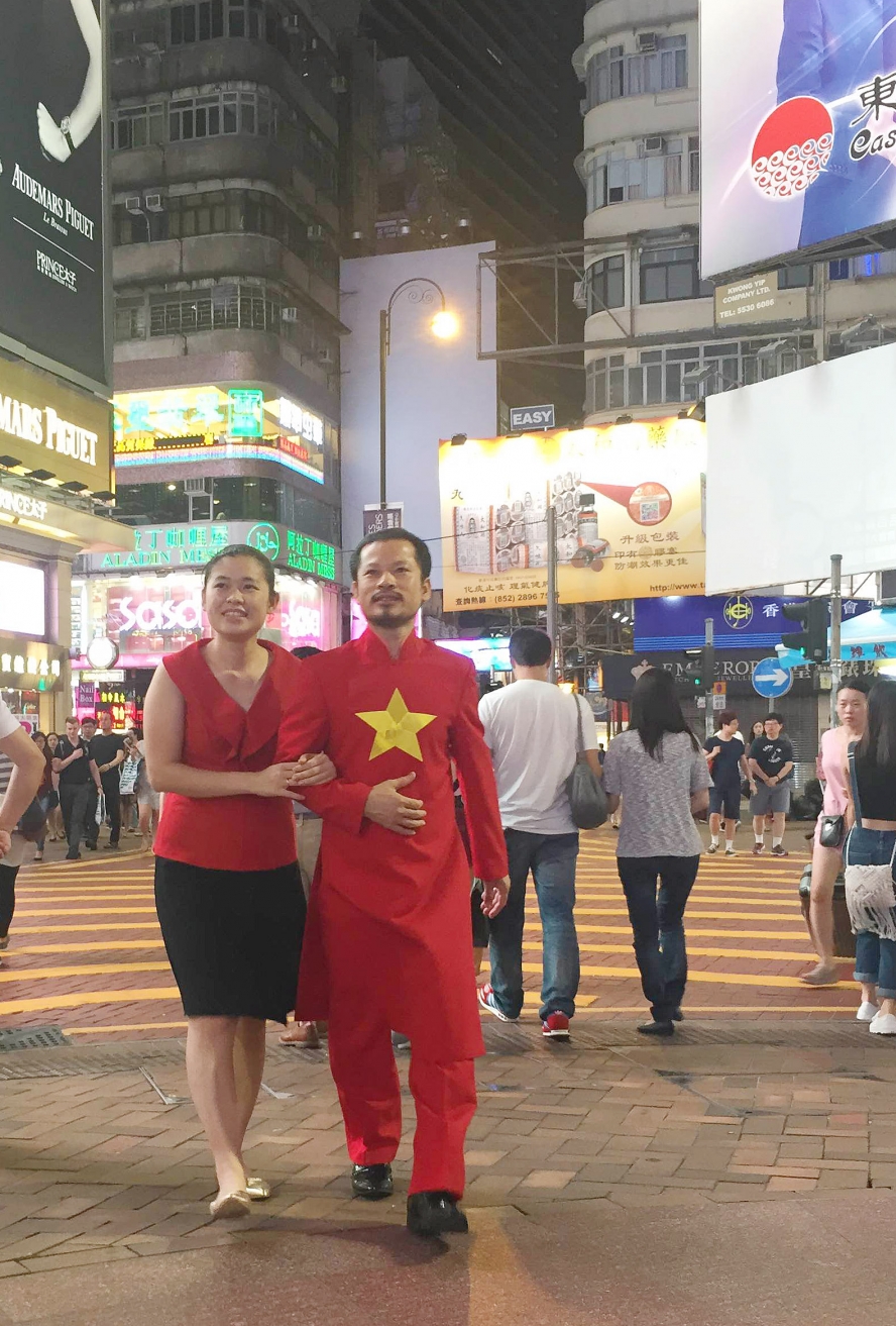 Gia đình Hùng Cửu Long hạnh phúc ở Hong Kong