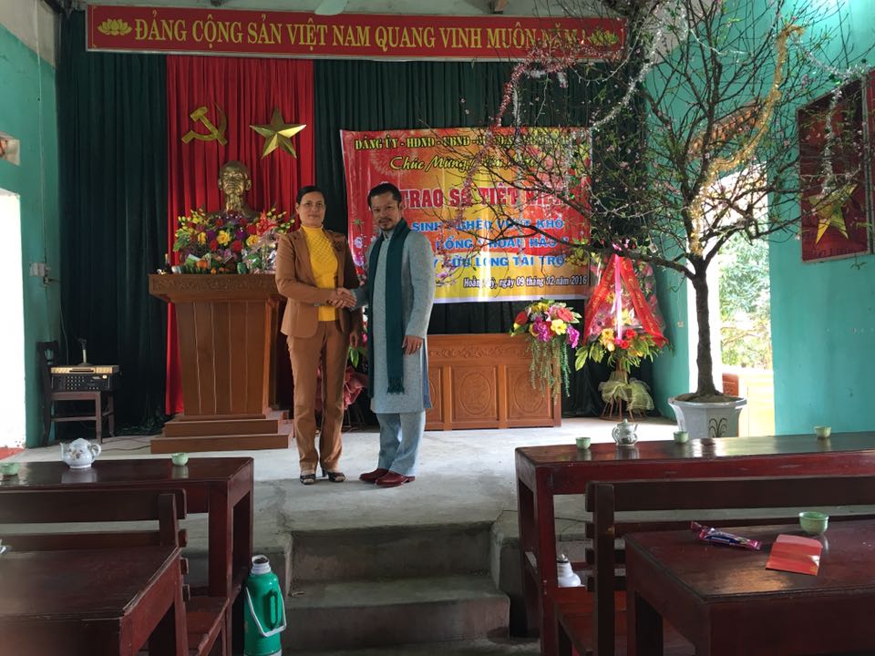 Hùng Cửu Long tại Lễ trao Sổ Tiết kiệm tại Thanh Hóa