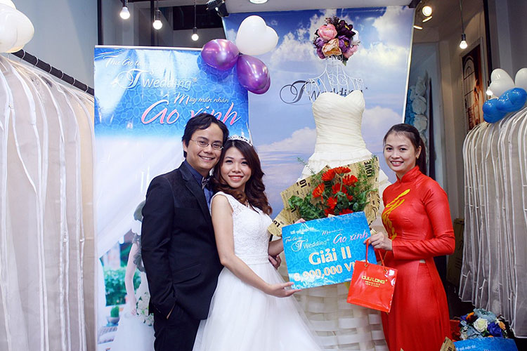 Trao giải cuộc thi: THỬ ÁO TẠI T' WEDDING - MAY MẮN NHẬN ÁO XINH