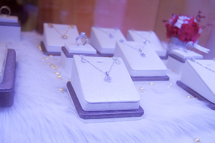 Tham gia triển lãm cưới và Mỹ Phẩm 2014 nhận ngay cặp nhẫn vàng kim cương 